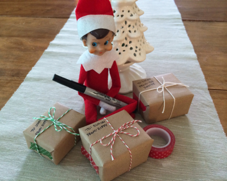 Elf_on_the_shelf_shipping_christmas_gifts